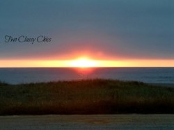 pacific sunset in oregon https://twoclassychics.com/2013/10/almost-wordless-wednesday-pacific-sunset/
