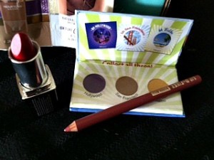 Apri beauty box 5 https://twoclassychics.com/2014/04/beauty-box-5-for-april/