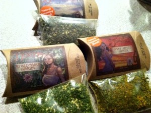 doxys seasoning blends https://twoclassychics.com/2014/05/doxys-fine-foods-seasoning-blends-tasty-flavor-boosts/