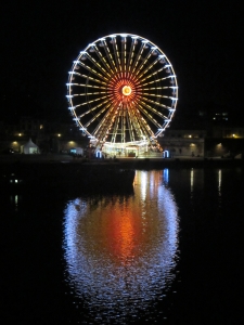 ferris wheel https://twoclassychics.com/2014/06/its-fair-time/ and http://www.freeimages.com/photo/1432593