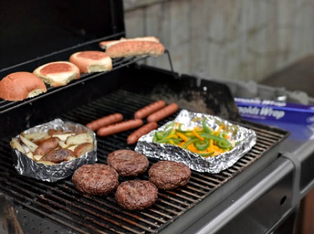 reynolds wrap grill party https://twoclassychics.com/2014/08/reynolds-wrap-grill-party/