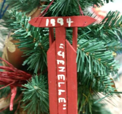 Craft Project – Popsicle Stick Sled Christmas Tree Ornaments