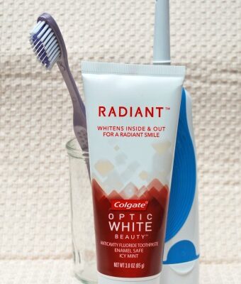 Radiant Toothpaste by Colgate Optic White for Whiter, Stronger Teeth