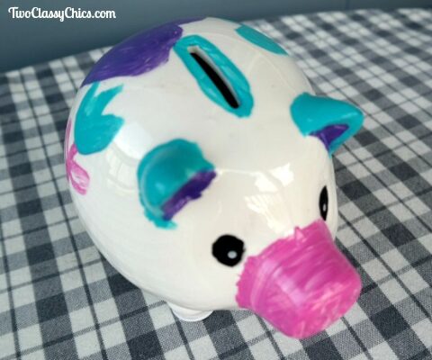 Kids Crafts – DIY Painted Ceramic Piggy Banks