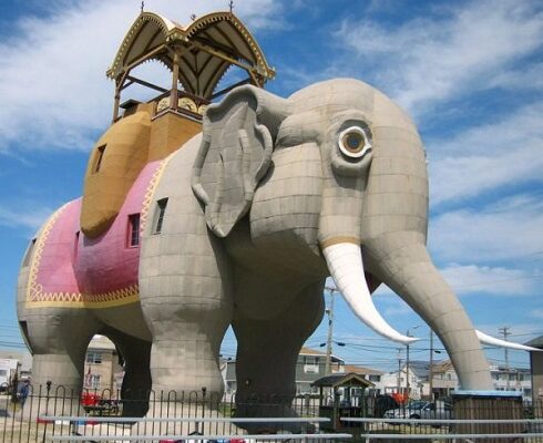 Roadside Art: Lucy the Margate Elephant