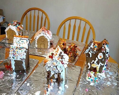 Kid’s Decorating Gingerbread Houses – Annual Holiday Tradition