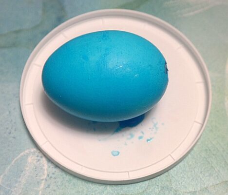 How to Hollow and Dye Eggs for Easter