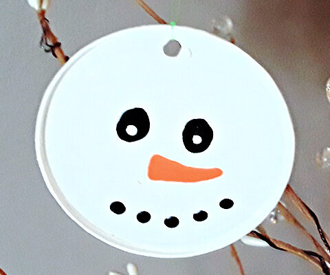 Kid’s Crafts: Painted Soup Can Lids Snowman Ornaments