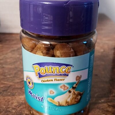 Pounce Chicken Flavor Moist Cat Treats