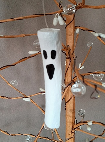 Easy to Make Halloween Hand Painted Ghosts Ornaments