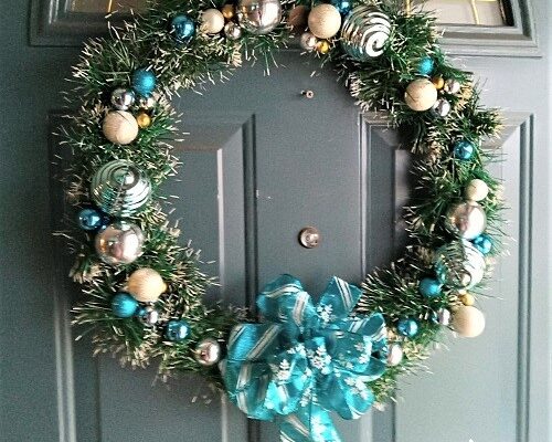 How to Make a Coastal Cottage Christmas Door Wreath