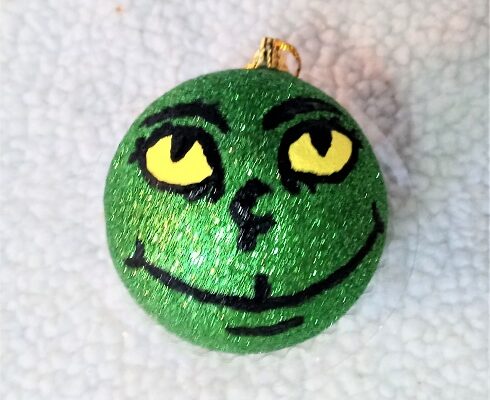 Quick and Easy Grinch Christmas Tree Ornaments Kid’s Craft Project