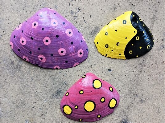 3 Easy Hand Painted Clam Shell Designs