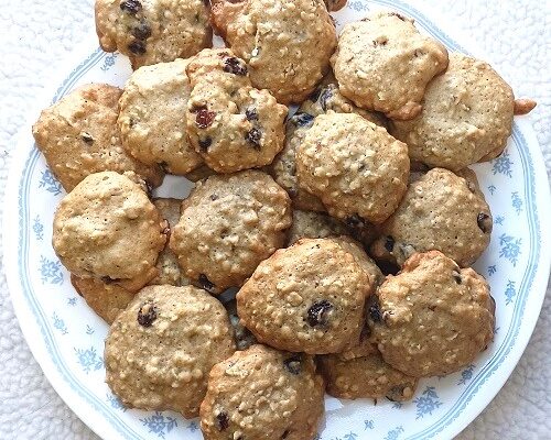 Grandma’s Old Fashioned Oatmeal Raisin Cookies