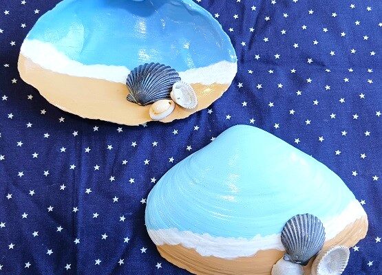 Beach Vacation Memories – Easy Painted Clam Seashells