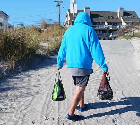 The Best Seashell Shell Collecting Bags for the Beach + Tips