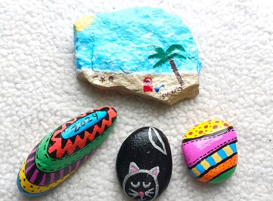 Painting Kindness Rocks – 5 Easy Designs