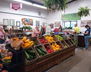 Shopping at the Farmstead Farmers Market in Palmyra - The Classy Chics