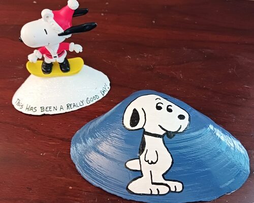 Painted Snoopy Clam Shell Seashell Designs – Easy Craft Projects