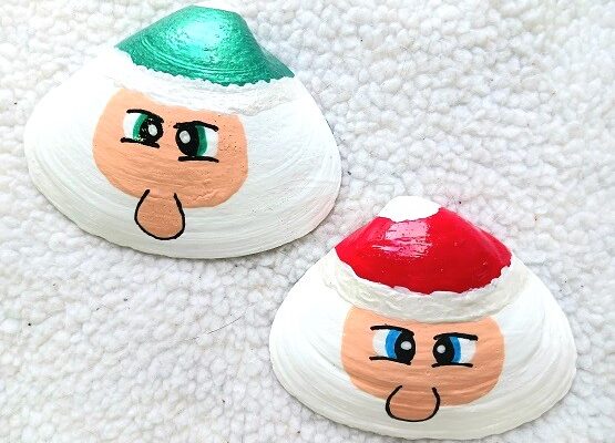 Painted Santa Claus Clam Shells Seashells for Christmas Gift-Giving