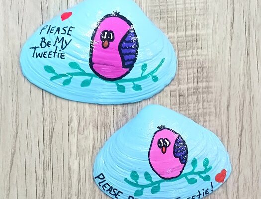 Valentine’s Day Sweetheart Bird Painted Clam Shell Seashell Designs