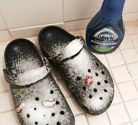 How to Quickly and Easily Clean Your Crocs