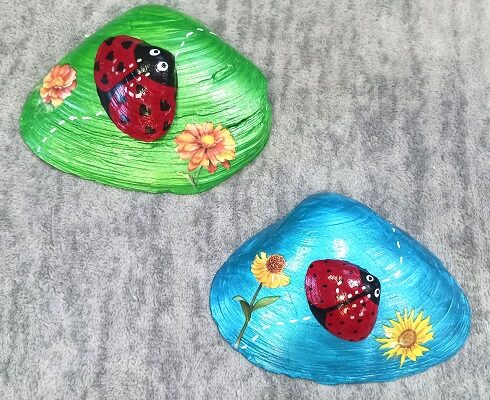 Lady Bug Painted Clam Shells Seashells Garden Art for Spring