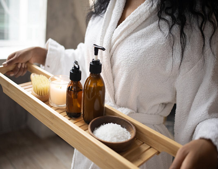 Glowing Like a Goddess: The Rise of Cosmetic-Grade Greek Olive Oil in Modern Beauty
