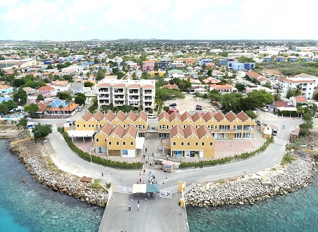 From Sunrise Views to Shore Diving: The Magic of Oceanfront Villas in Bonaire