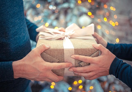 6 Creative Ideas for Memorable Holiday Presents