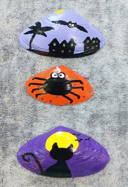 Hand Painted Black Cat, Spider and Bats Halloween Seashell Decorations