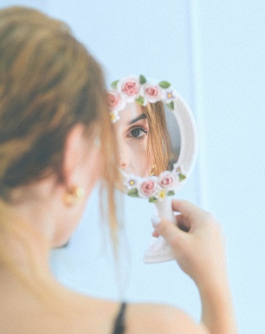 How to Reclaim a Rested Look With Gentle Cosmetic Touch-Ups