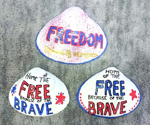 Painted Patriotic Seashells for Veteran's Day
