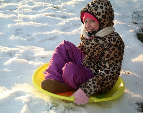 7 Sledding Safety Tips for Kids
