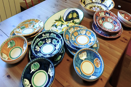Discover Italian tableware that turns dining into art — bold, detailed, and full of character