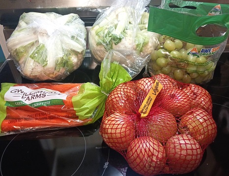 Shopping for Fresh Produce Bargains at a Farmer's Market