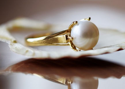 Can Pearl Rings in Elegant Gold Work Across Personal Styles?