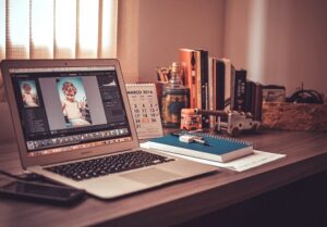 8 Proven Ways to Make a Bit of Extra Money From Home