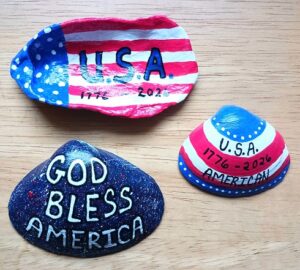 July 4th Patriotic Painted Seashells Party Decor