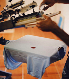 When Should You Choose DTF Printing for Custom Apparel?