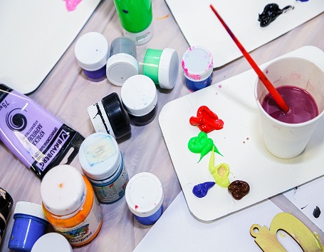 How Open-Ended Art Activities Help Children Build Patience, Problem-Solving, and Confidence