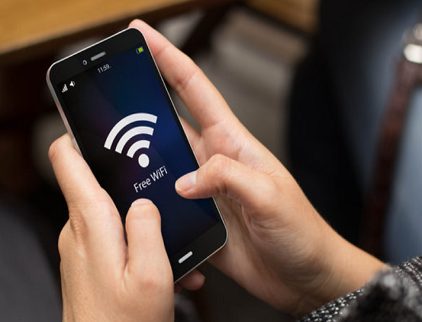 How to Protect Your Privacy When Using Messaging Apps on Public Wi-Fi

